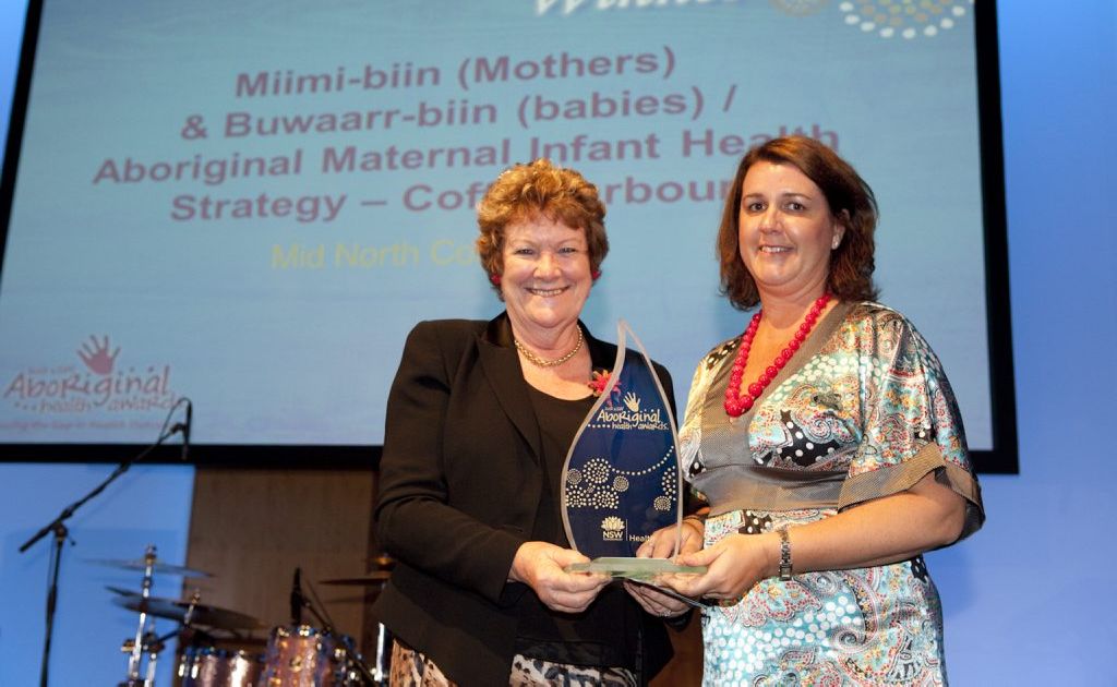 NSW Health Minister Jillian Skinner presents midwife Kate Skinner with the prestigious award.
NSW Health Minister Jillian Skinner presents midwife Kate Skinner with the prestigious award.